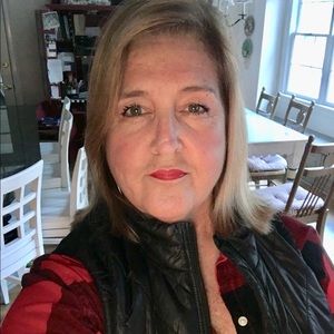 Meet your Posher, Laurie